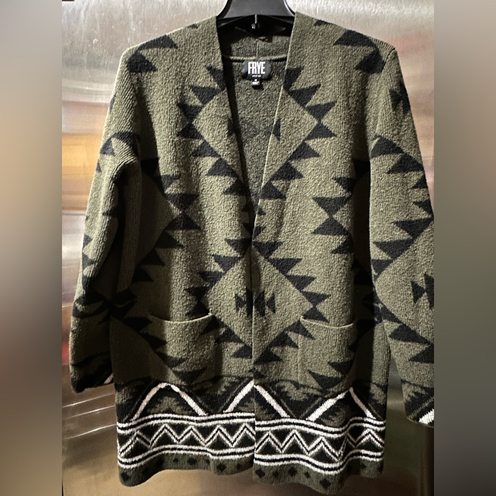 FRYE✨🖤💚Women’s Olive and Black Geometric Cardigan
